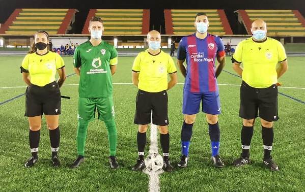 Trió arbitral y capitanes 12 11 2021