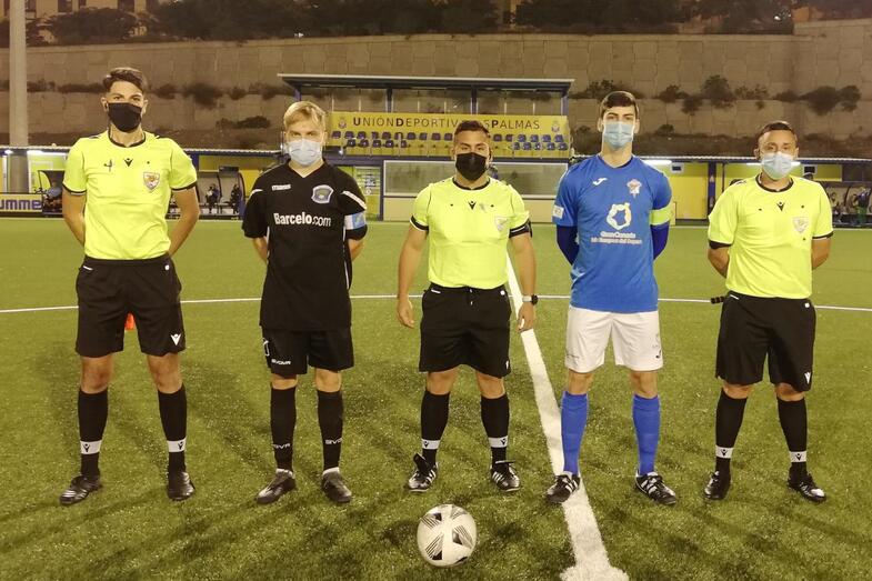 Trió arbitral y capitanes 3 12 2021