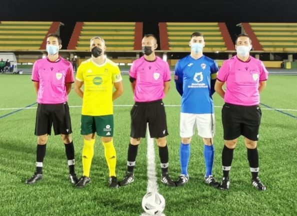 Trío arbitral y capitanes 17 12 2021