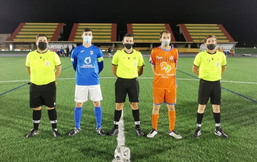 Trío arbitral y capitanes 18 2 2022