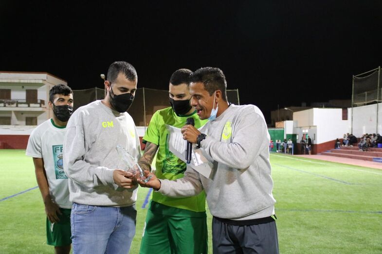 homenjaeentrenadorguayarmina