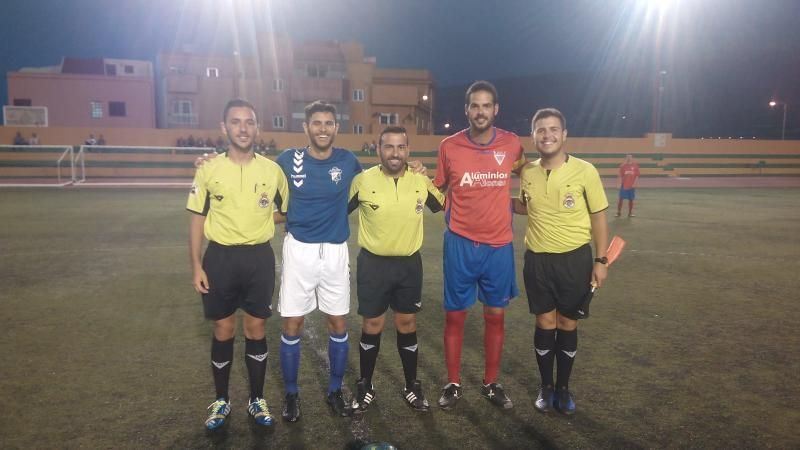 Trio arbitral y capitanes 7 9 2017