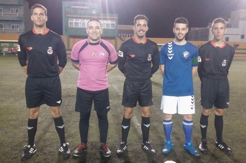 Trió arbitral y capitanes 24 11 2017