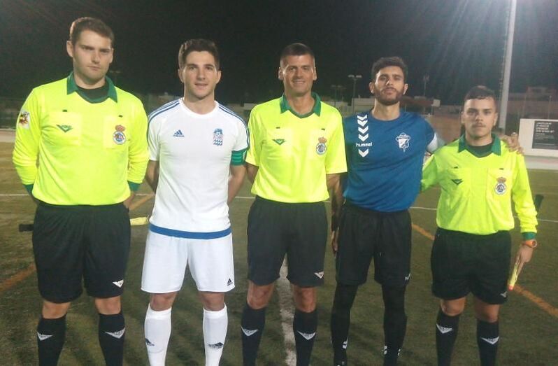 Trió arbitral y capitanes 3 11 2017