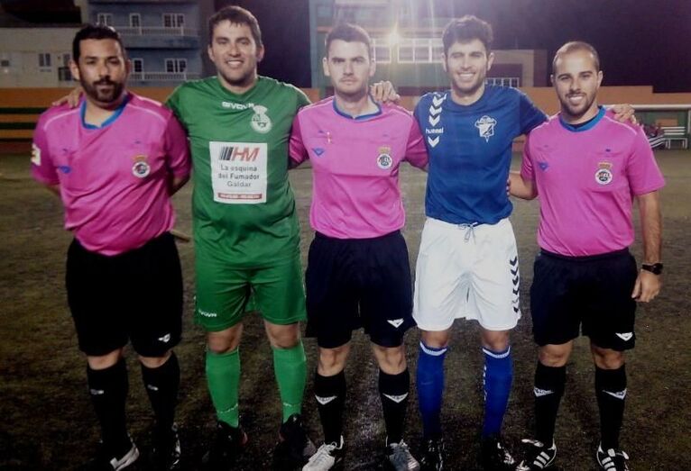 Trió arbitral y capitanes 9 2 2018