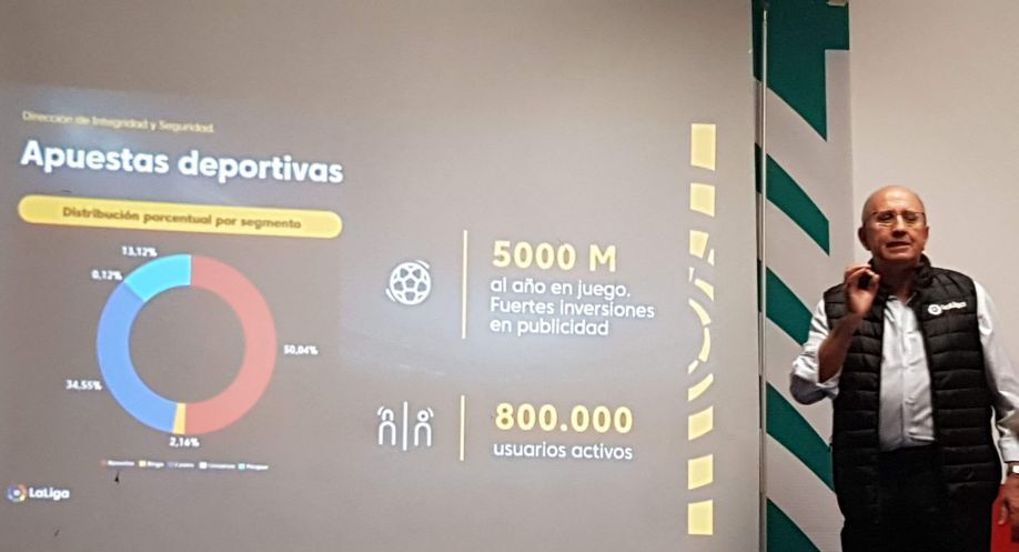 1100929ce10c721cac00963df69d3ca3 XL