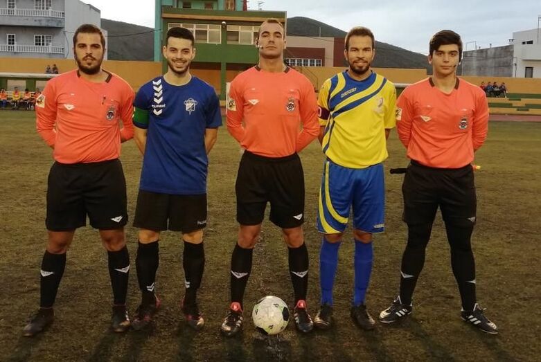 Capitanes y trió arbitral 17 11 2018