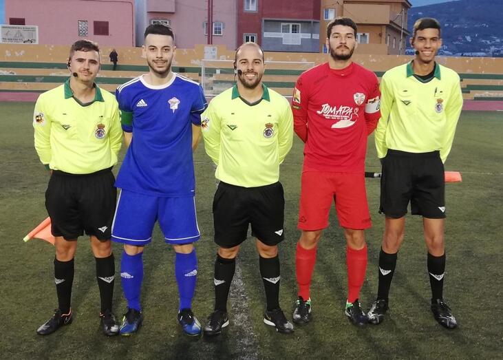 Capitanes y trió arbitral 26 4 2019