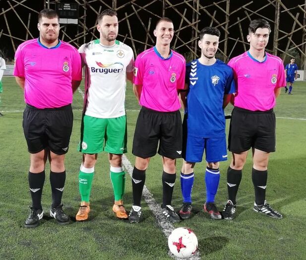 Trio arbitra y capitanes 21 9 2018