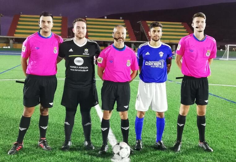 Capitanes y trió arbitral 13 9 2019