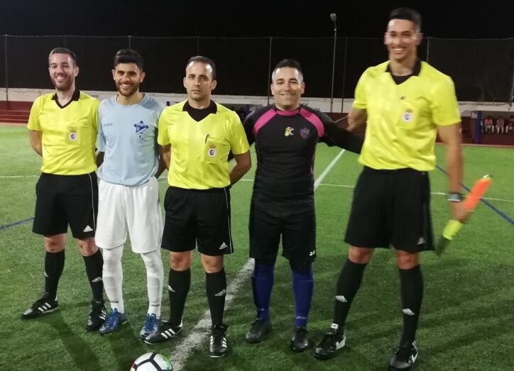 Trió arbitral y capitanes 20 12 2019