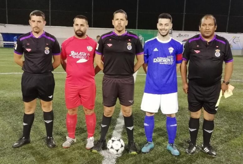 Trió arbitral y capitanes 27 9 2019