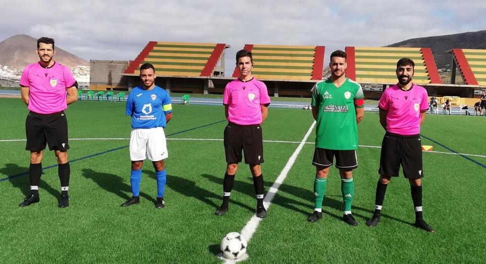 Capitanes y trio arbitral 12 12 2020