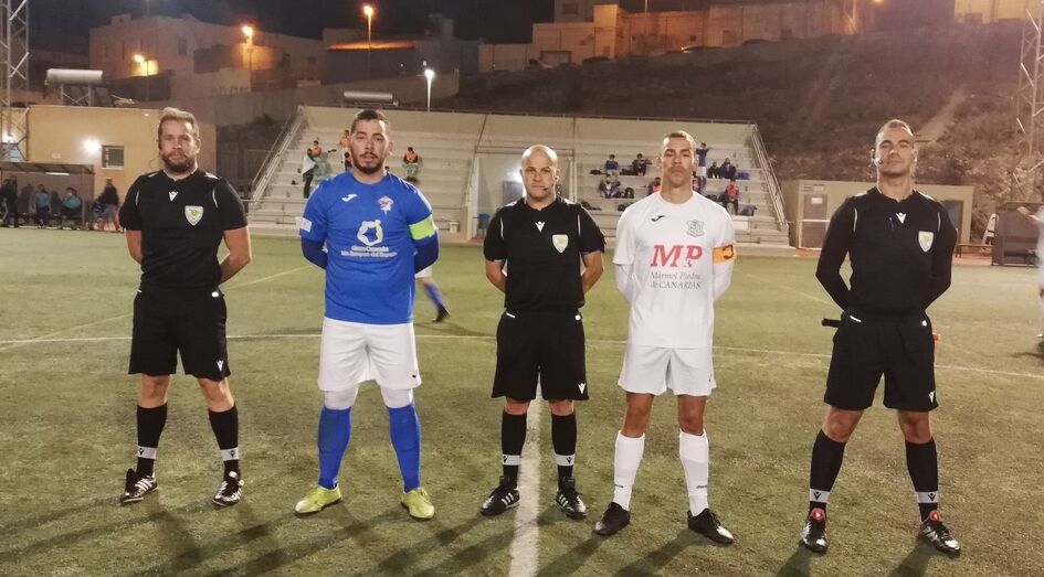 Capitanes y trió arbitral 23 12 2020 1