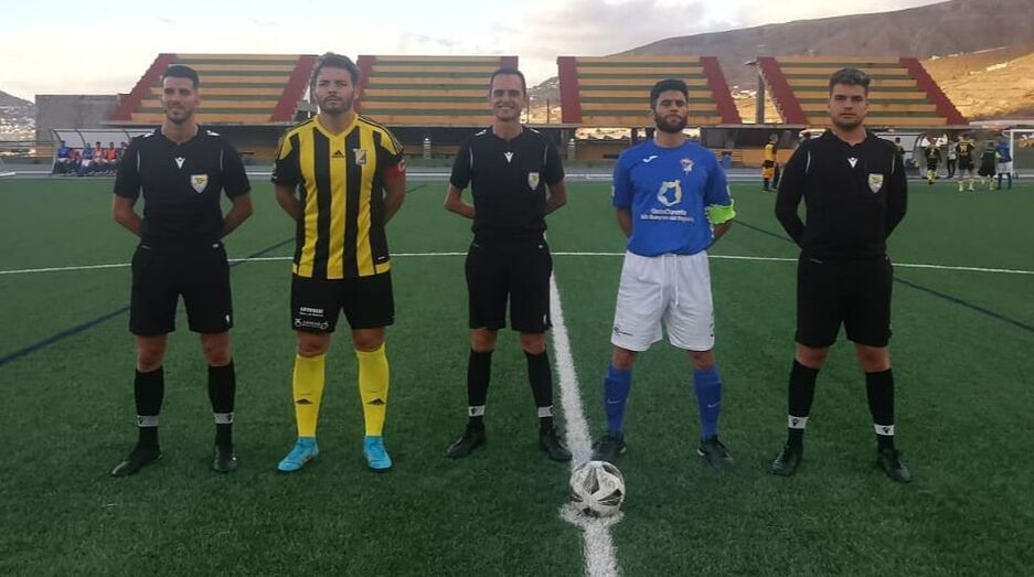 Capitanes y trío arbitral 3 6 2022