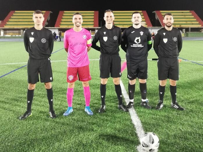 Trío arbitral y Capitanes 14 10 2022