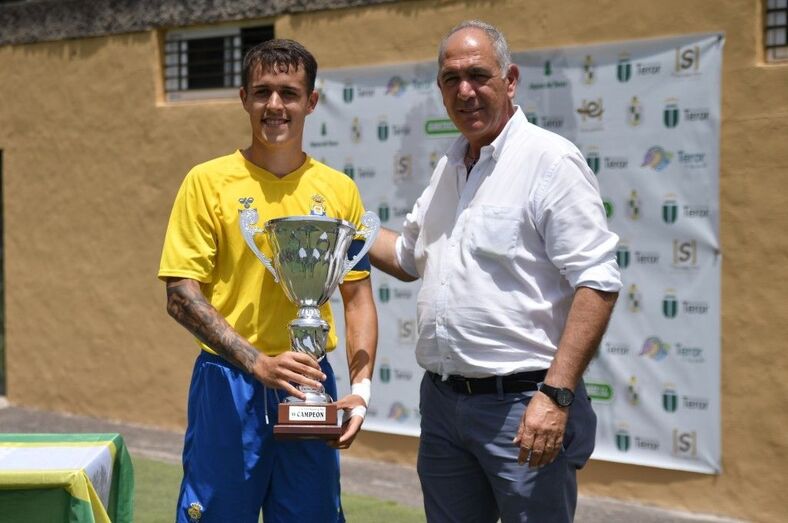 entregadelacopadecampeontorneoelpino2022