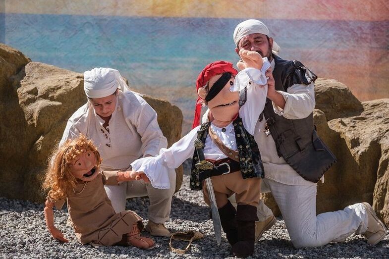 GALDAR (GRAN CANARIA). 17/07/2020.- Estreno de la obra de teatro de títeres 