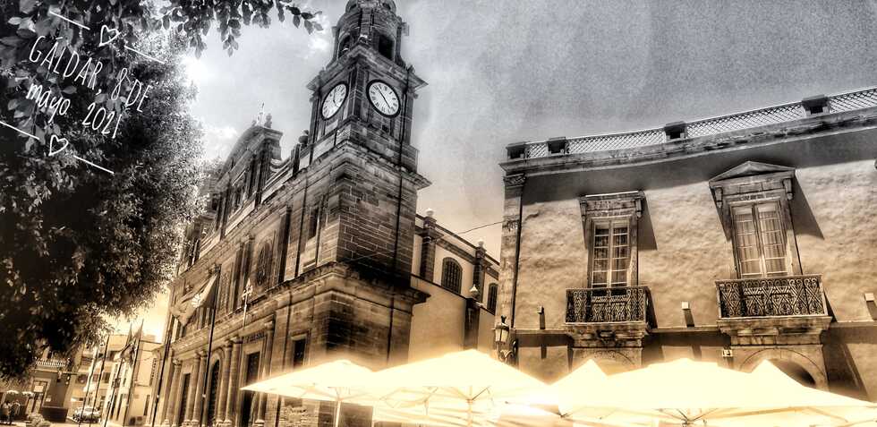 iglesia y plaza de santiago2021