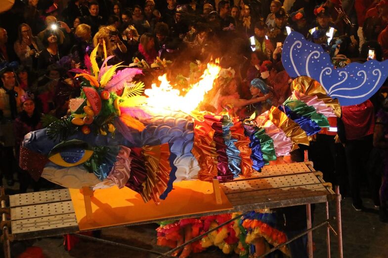 entierrosardina2019fuego