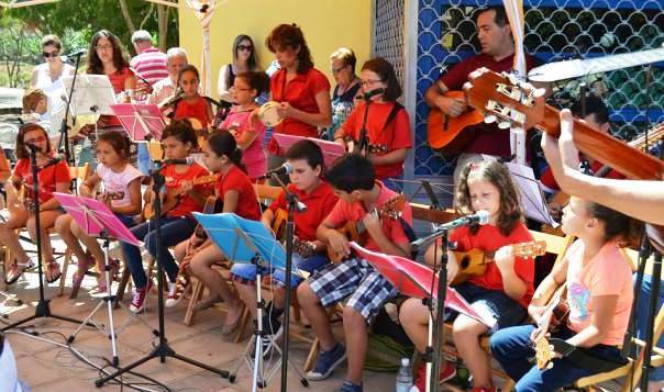 Escuela de Folclore feria 2014