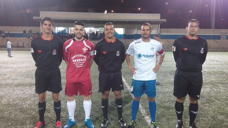 Trió arbitral y capitanes 24 3 2017