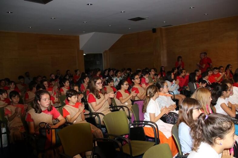 859A9jovenes728