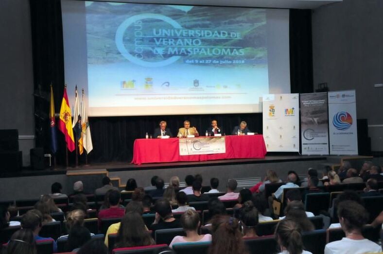 Un momento de la inauguración de la Universidad de Verano de Maspalomas