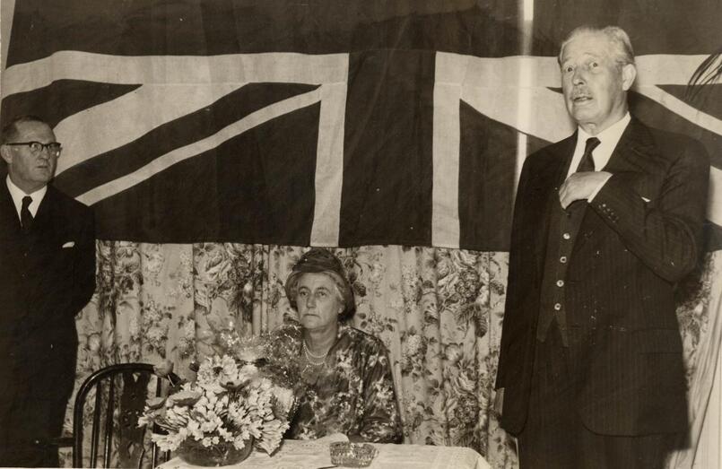 Premier británico Harold Macmillan en el discurso que pronunció en el British Club de LPGC en 1960 a su regreso de Sudáfrica