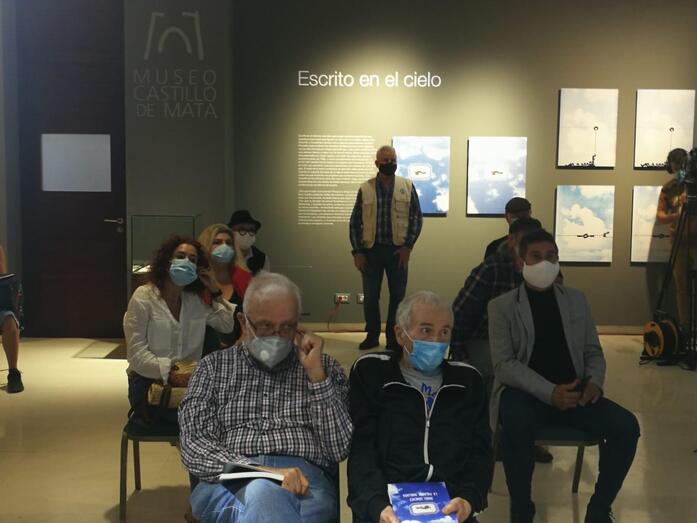 Asistentes y obra expuesta