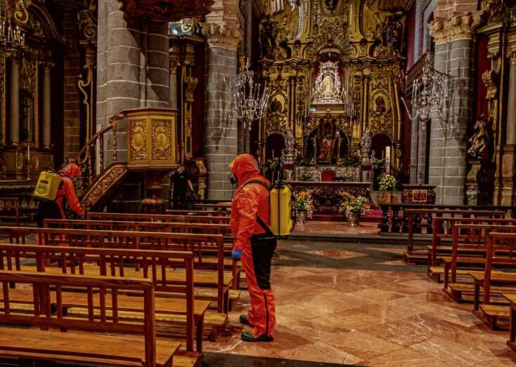 Desinfección de la Basílica del Pino 2