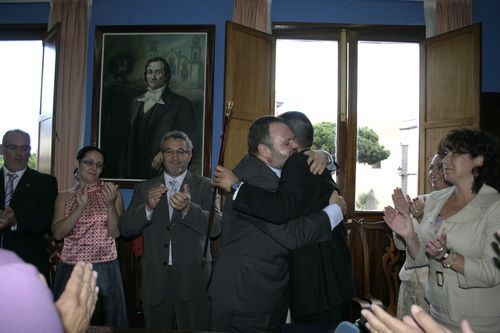 abrazo baolas y pedro