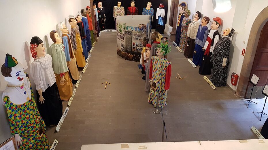 EXPOSICIÓN PAPAGÜEVOS