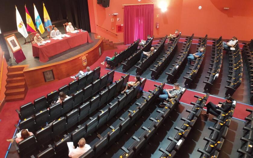 Imagen de archivo de Pleno celebrado en el teatro Hespérides