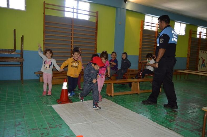 charlapolialdeacuermeja01