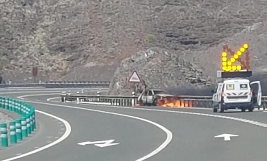 vehiculoardiendoaldea