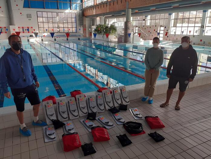 01laaldeaENTREGA MATERIAL CLUB NATACIÓN