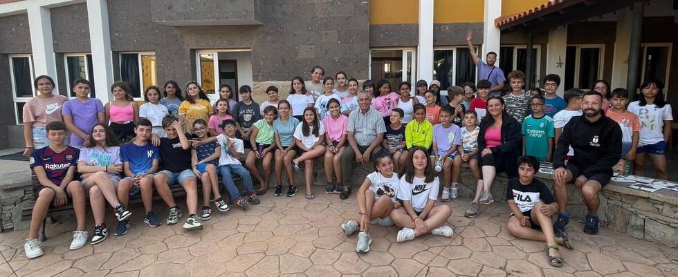 ALCALDE VISITA CAMPAMENTO DE TEROR