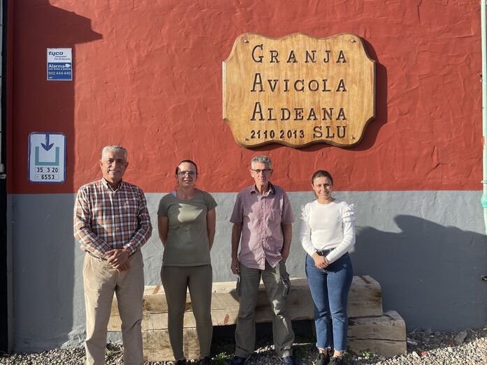 VISITA GRANJA AVIěCOLA ALDEANA