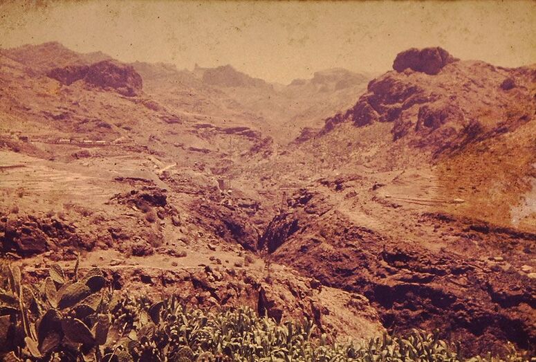 Inicio de las estructuras auxiliares en 1961 [Archivo personal].