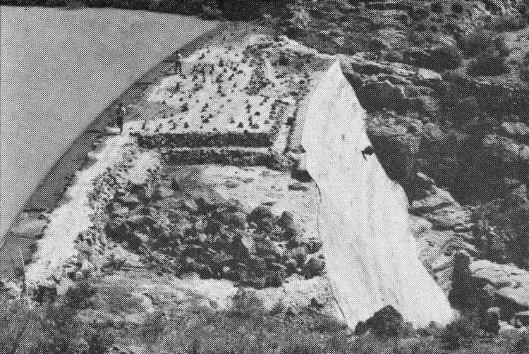 Detalle de la presa desde la margen derecha [SGOP]