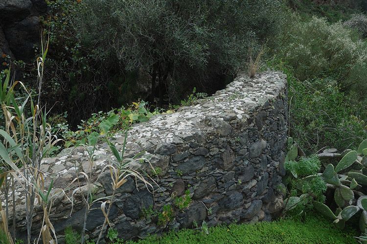 Detalle del muro de cierre del POZO
