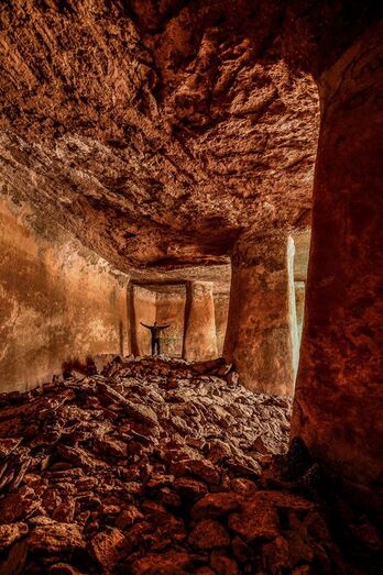 Estanque en cueva [César Kano]