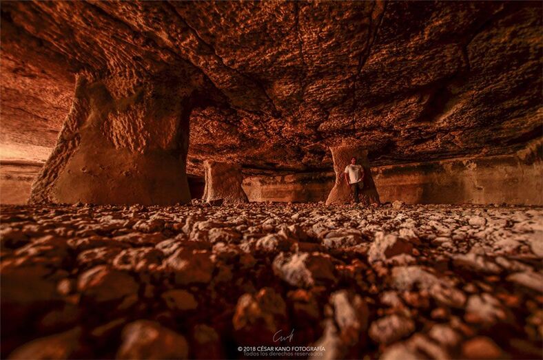 Estanque en cueva [César Kano]
