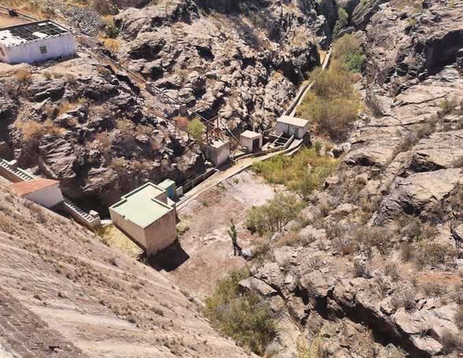 Una visión del pie de presa en la actualidad desde la coronación de Chira (JG)