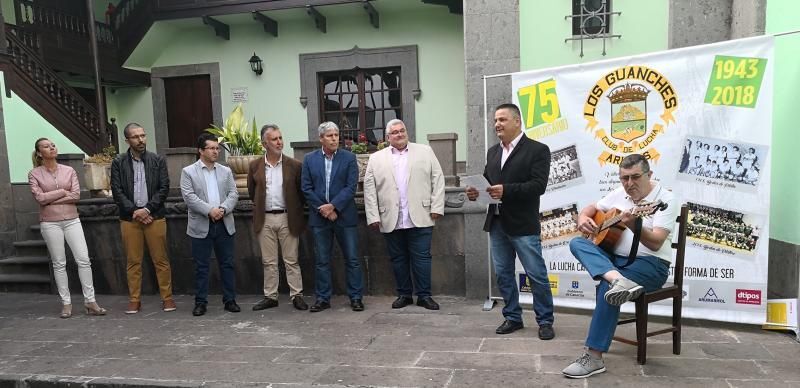 Foto apertura exposiciòn 75 aniversario CL Los Guanches