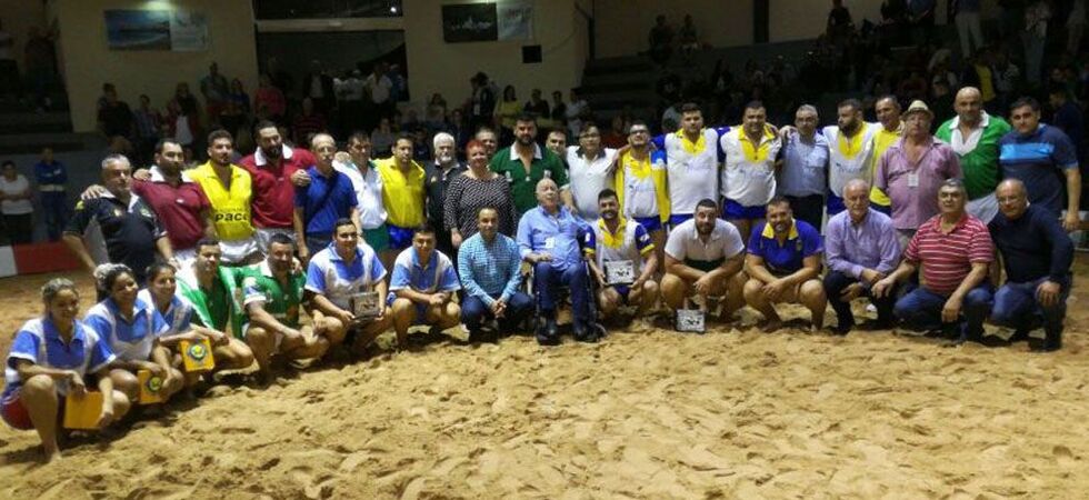 Zoilo Dominguez con los dos Combinados y organizadores de su homenaje