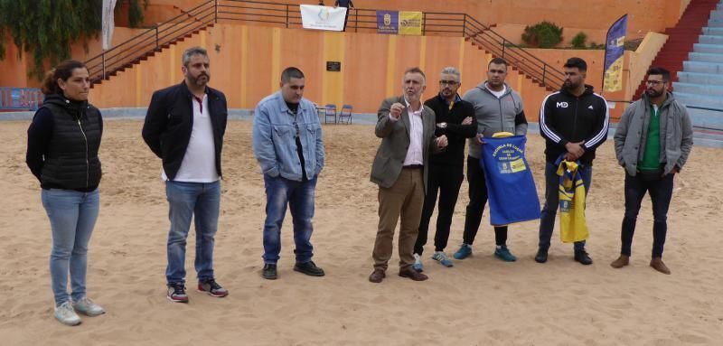 Ángel Víctor Torres durante su exposición del proyecto de las Escuelas de Lucha Canaria de la mano del Cabildo