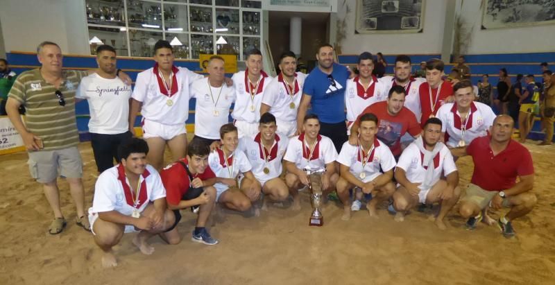 El puntal palmero Medianito IV con el juvenil Tirajafe Candelaria vencedor del Trofe Santiago Ojeda