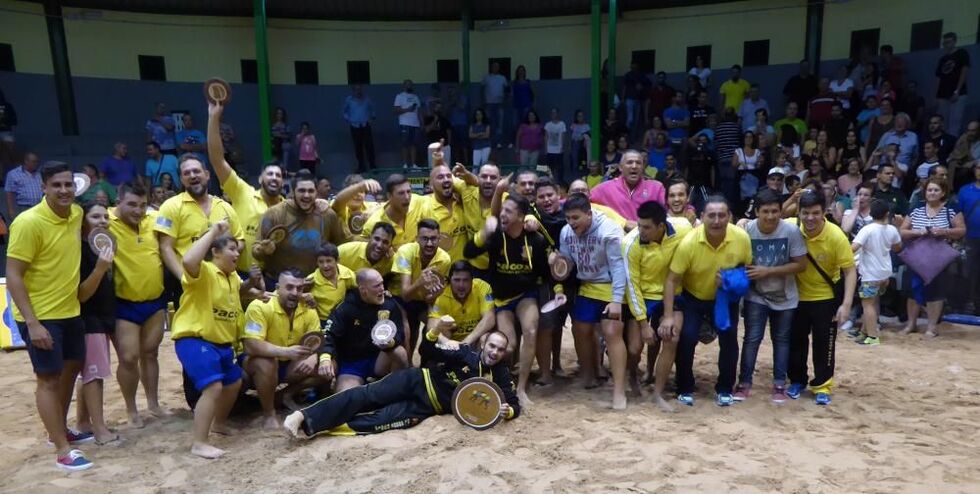 Roque Nublo campeón XXV torneo de Lucha Corrida